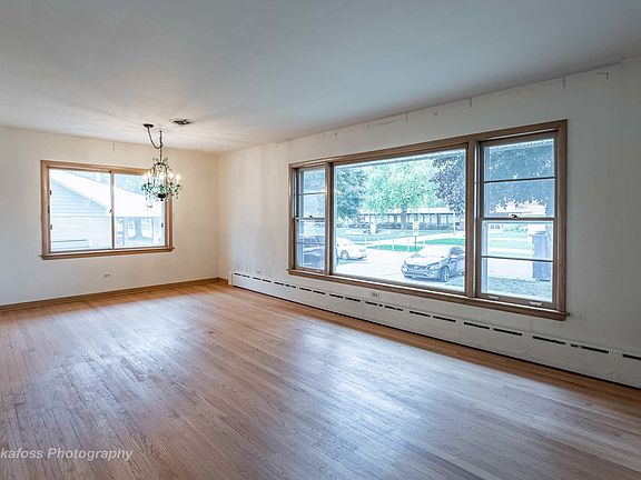 4th image of 10325 S Lawler Ave