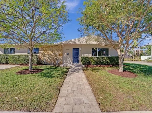 21020 Highland Lakes Blvd, Miami, FL 33179