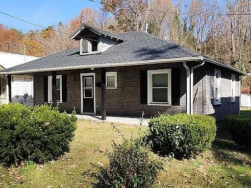 2nd image of 1012 Rose Ave