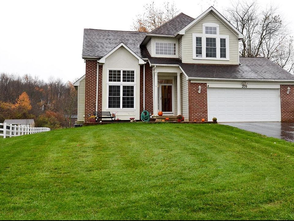 1st image of 209 Hope Ct E