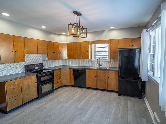 4th image of 1014 W Springfield Ave