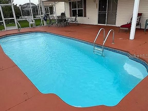 4th image of 761 Carlsbad Ct
