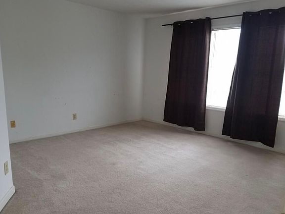 2nd image of 974 Stewarts Creek Dr APT 6