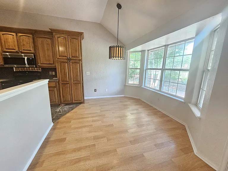 7 NW Forest Ln — Photo 7