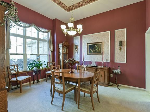 4th image of 413 Silverwood Cir