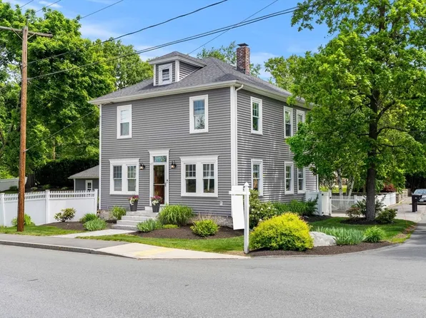 77 Corbett St, Andover, MA 01810