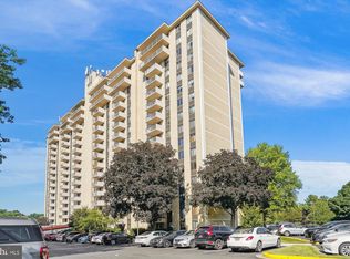 7420 Westlake Ter APT 304, Bethesda, MD 20817