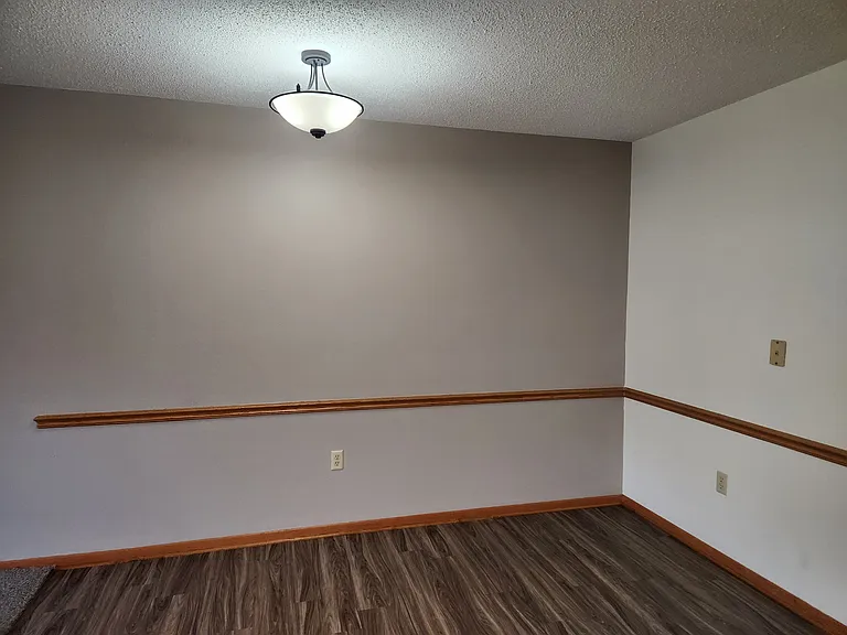 410-12 Twin Oak Dr #14 — Photo 16