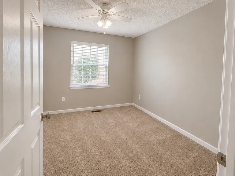 9200 Woodbine St — Photo 11