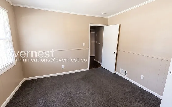317 Westwood Dr — Photo 13