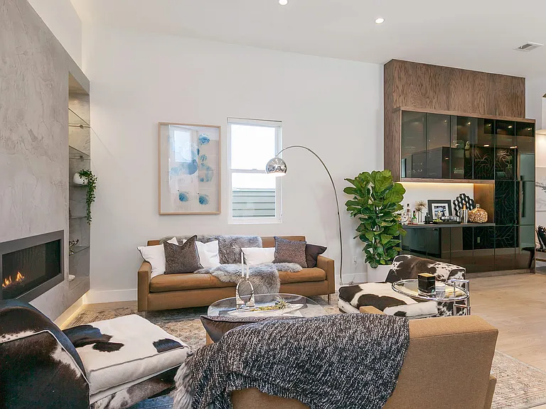 1082 S Van Ness Ave #1082 — Photo 5
