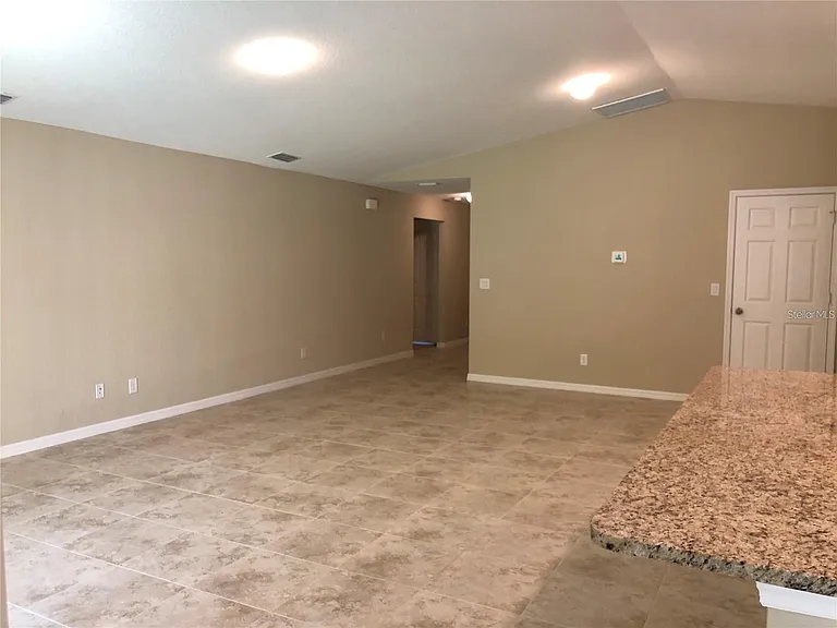 1546 Glenan Rd — Photo 10