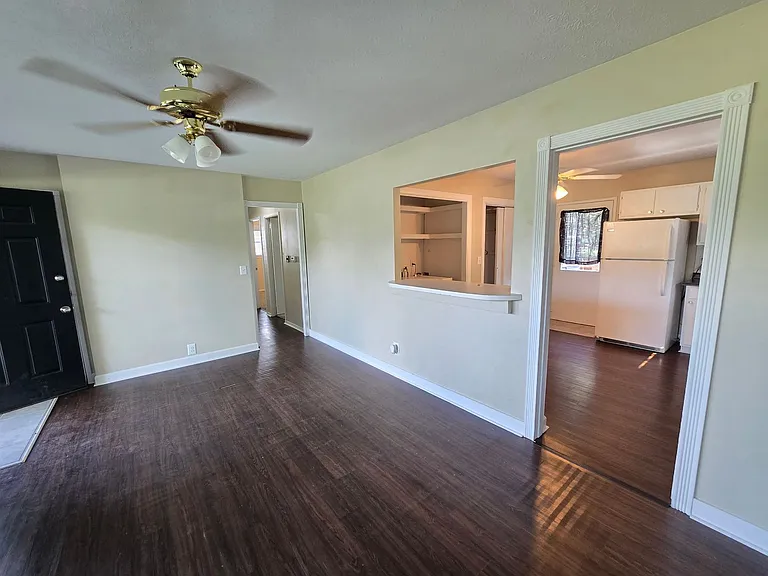 9809 Old Six Mile Ln — Photo 12