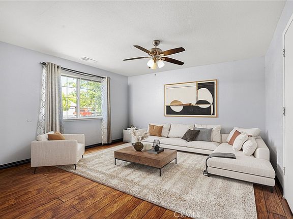 2nd image of 1033 Date St