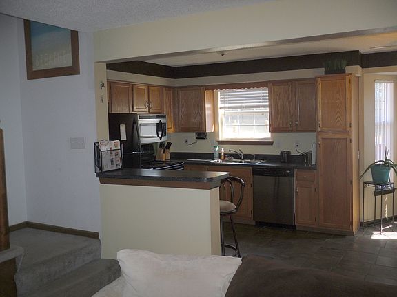 3rd image of 1355 NW Jefferson Ct