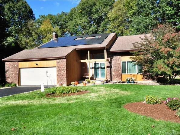 37 Markwood Road, Manchester, CT 06040