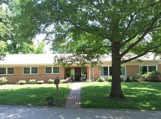 2 Stoneyside Ln, Saint Louis, MO