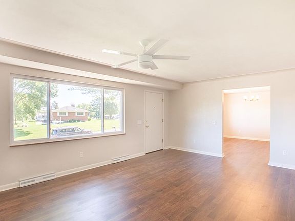 2nd image of 4666 De Chantal Dr