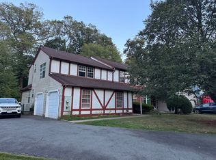 556 S Dove Rd, Yardley, PA 19067