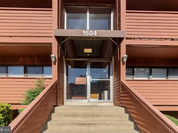 1504 S George Mason Dr APT 20, Arlington, VA 22204