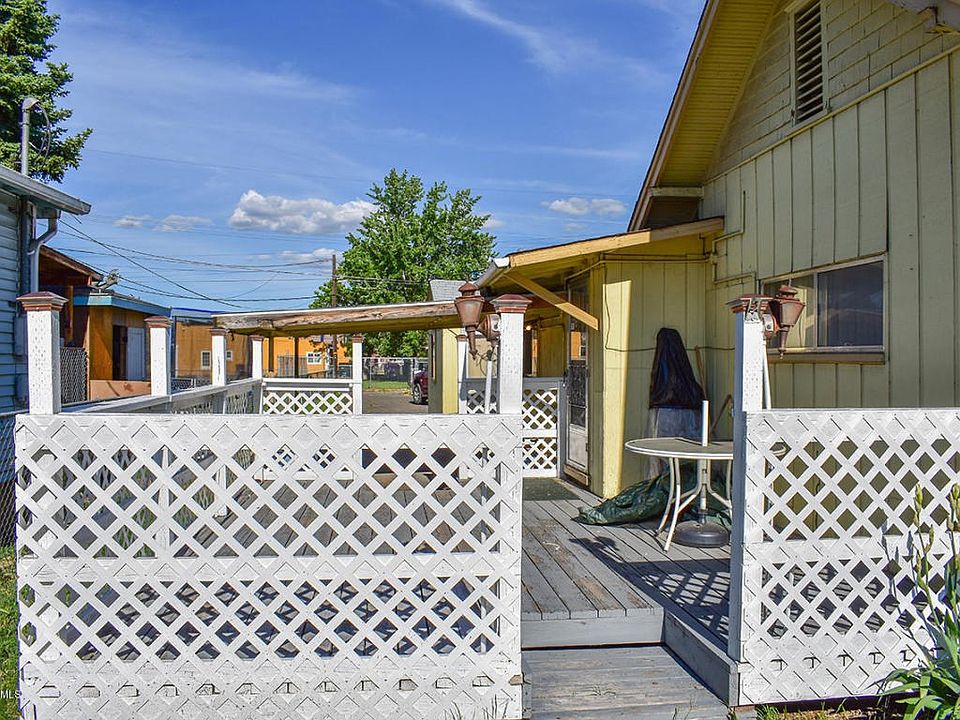 803 S 9th Street - Yakima, WA 98901