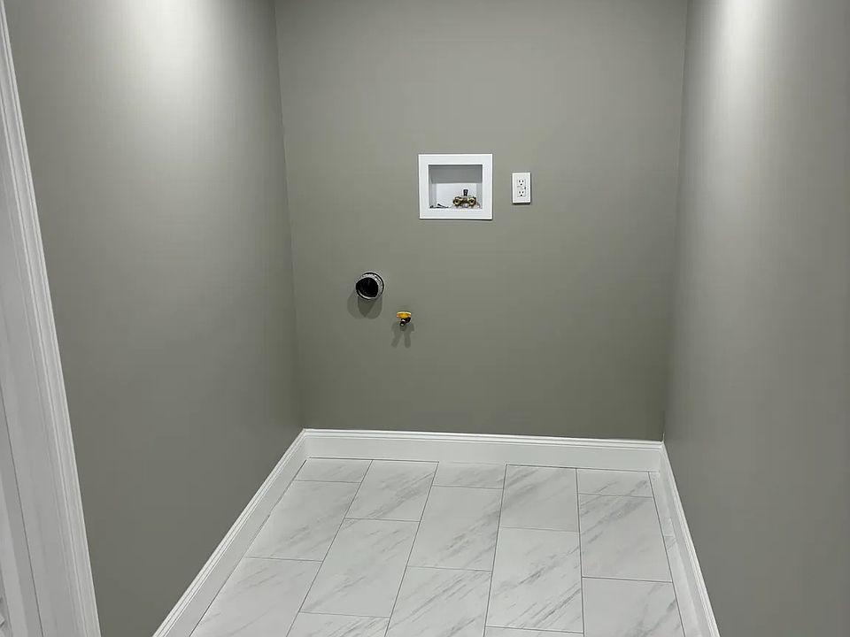1st image of 72 Dongan Ave #3
