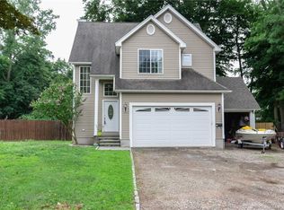 13 Melrose Dr, New Haven, CT 06513