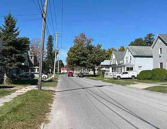 4th image of 701 Alexandria St