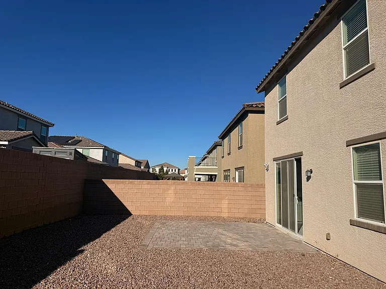 5961 Bruselas St — Photo 15
