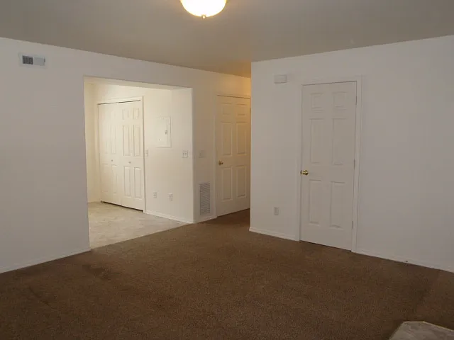 2343 S 3rd St W #D — Photo 3
