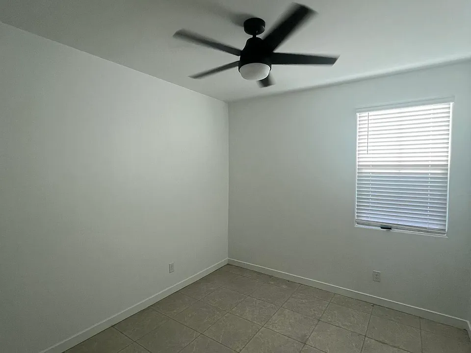117 E Gemini Pl