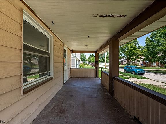 3rd image of 4336 W 132nd St