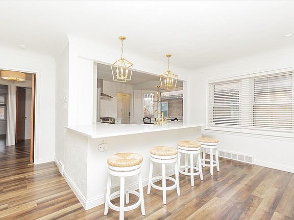 5th image of 6018 Lansdowne Ave