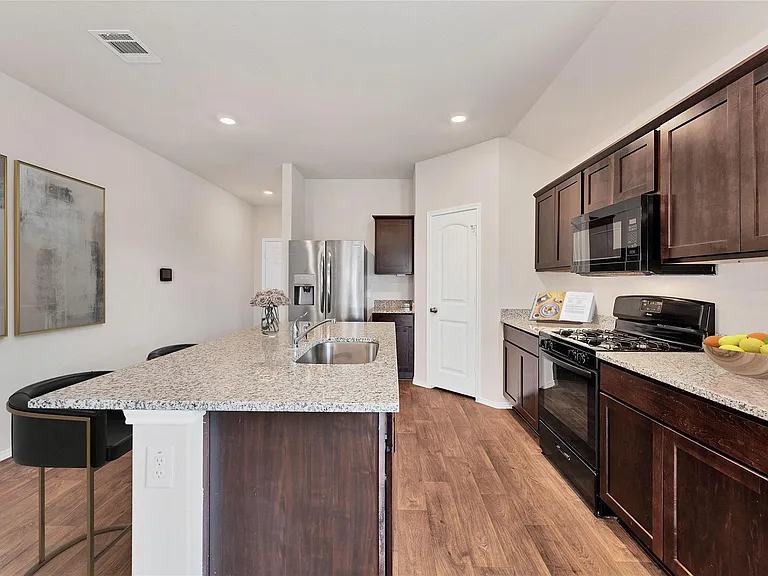 140 Fire Oak Dr — Photo 8