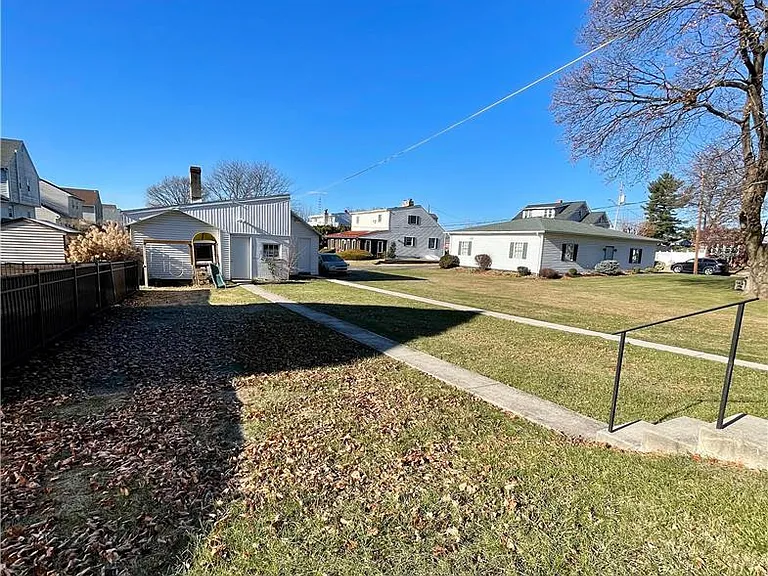 144 Howertown Rd — Photo 2