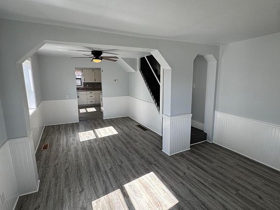 4th image of 205.5 W Railroad St