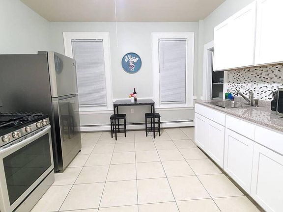 5th image of 8 Pavilion St #2