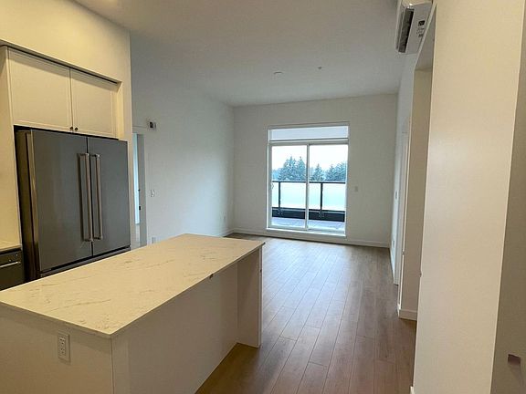 3rd image of 15738 85th Ave #609