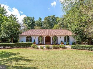 1014 Wilhelm Dr, Great Falls, VA 22066