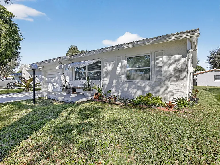 8845 NW 14th St — Photo 5