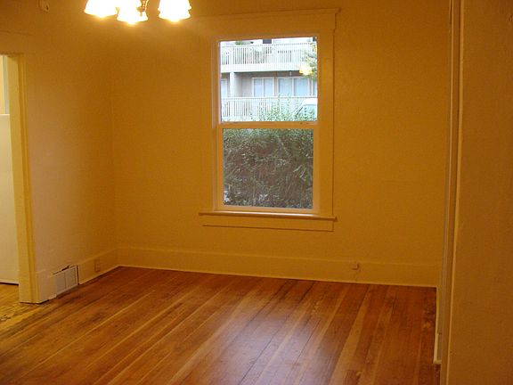 3rd image of 7601 Rainier Ave S