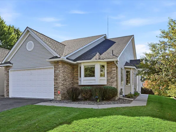 1013 Hesli Hill Ct, Shoreview, MN 55126