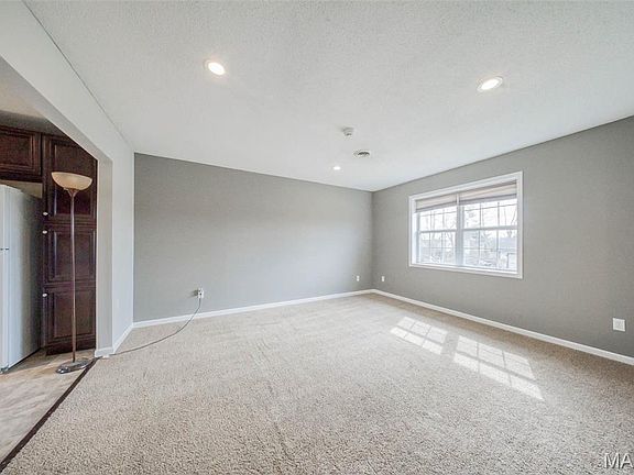 2nd image of 1805 Briarwood Dr