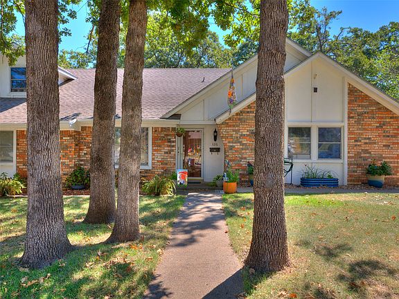 4th image of 326 Spruce Ct