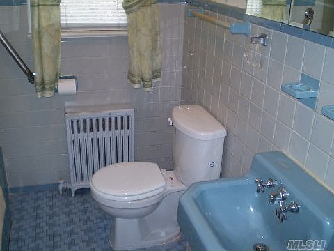 4th image of 111 Moore Ave