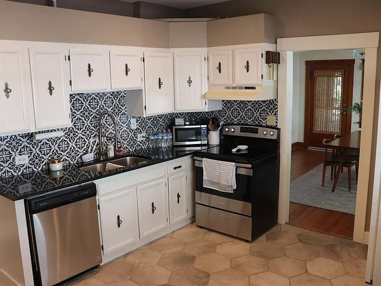 Remodeled Kitchen with Brand New Appliances