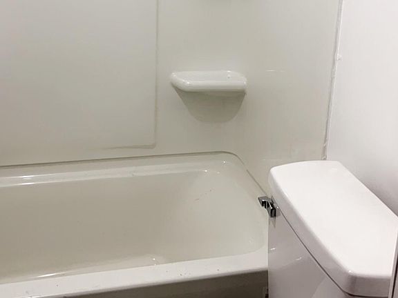 4th image of 2324 Elm Ave #2324