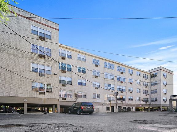 3rd image of 6040 N Troy St APT 410