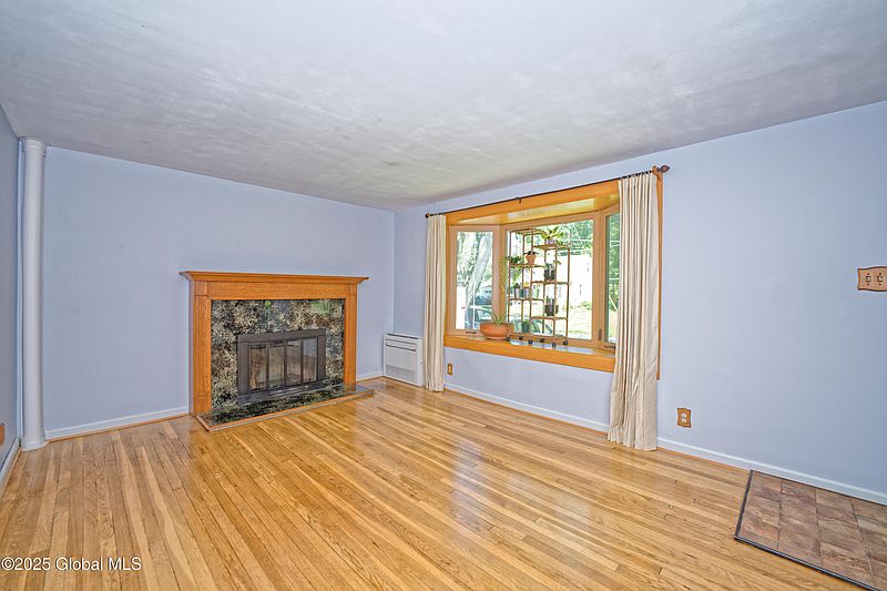 5th image of 32 Fredericks Road