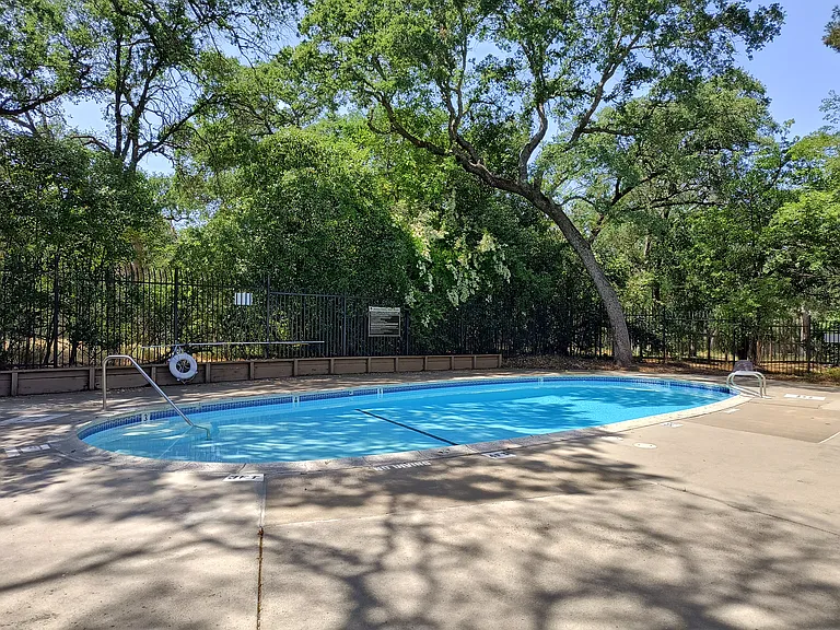 6805 Castillo Ct — Photo 43